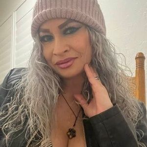 Meet your Posher, Ivannia